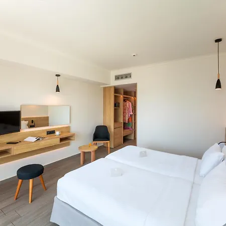 Aquarium View Hotel 4*